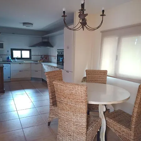 Anahi Homes Corralejo- Montana Villa